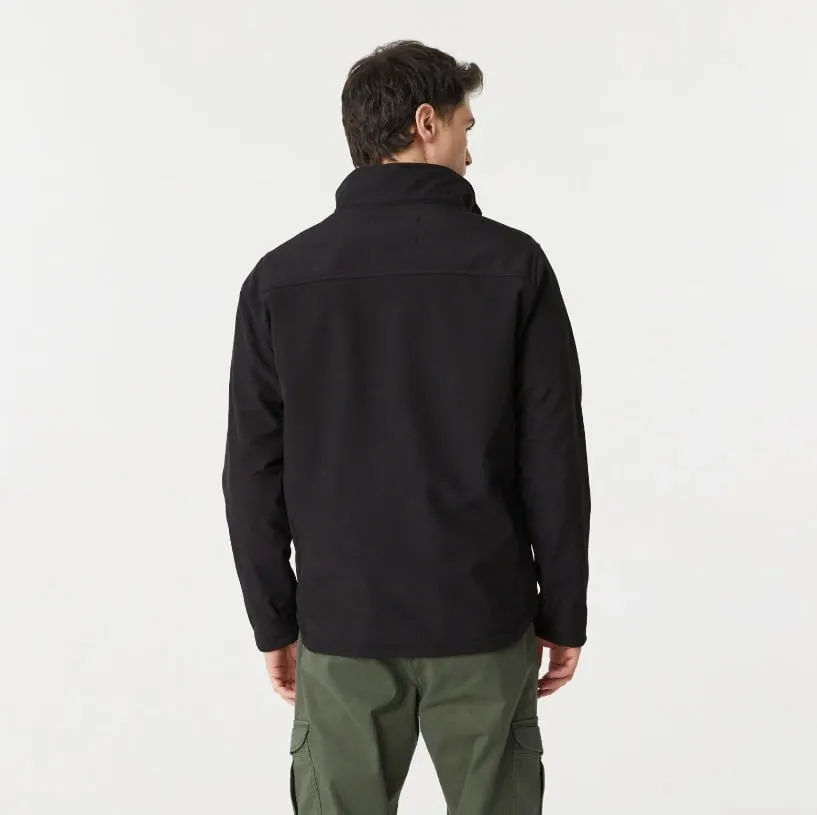 Campera softshell negro, de espalda