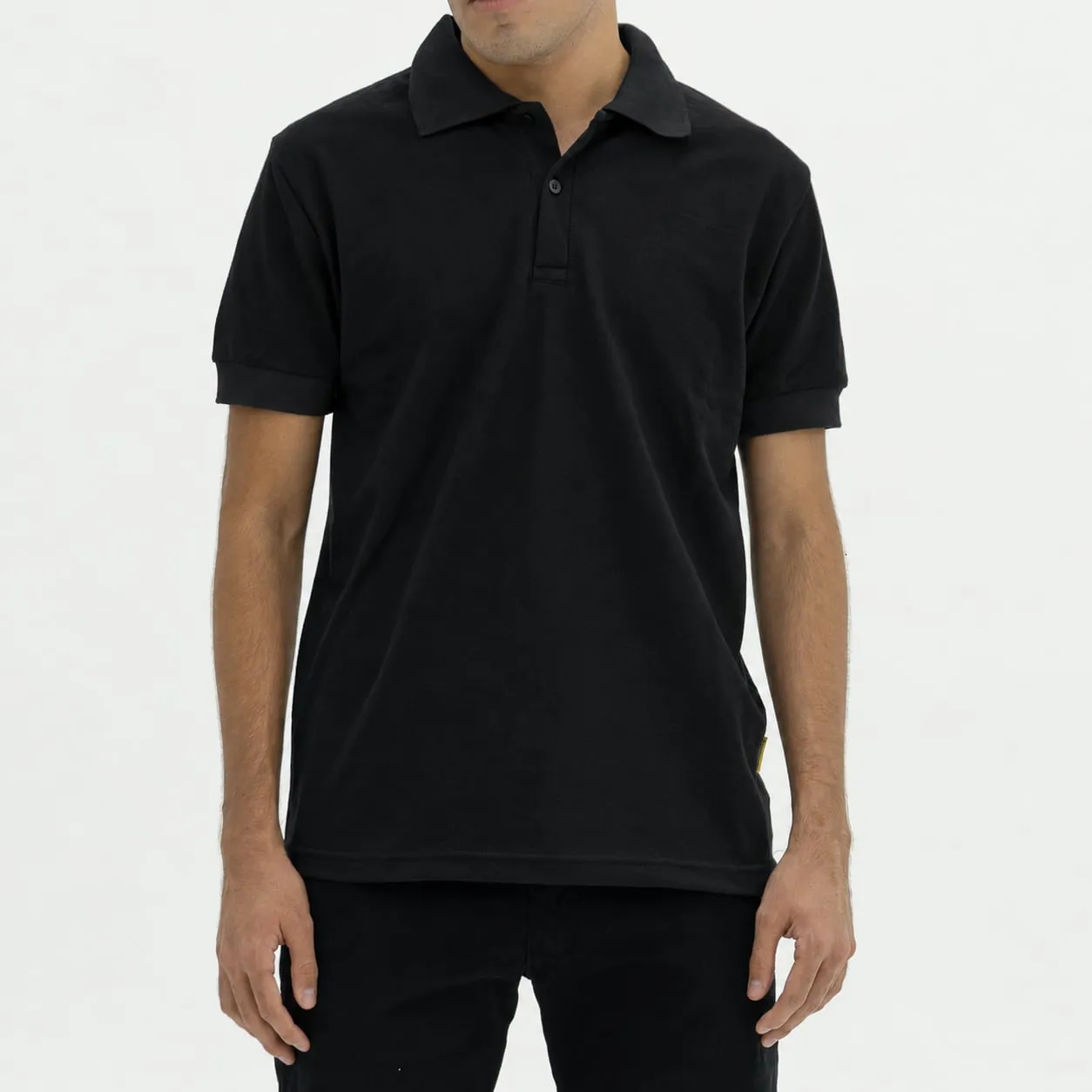 Chomba de piqué negro, color de referencia