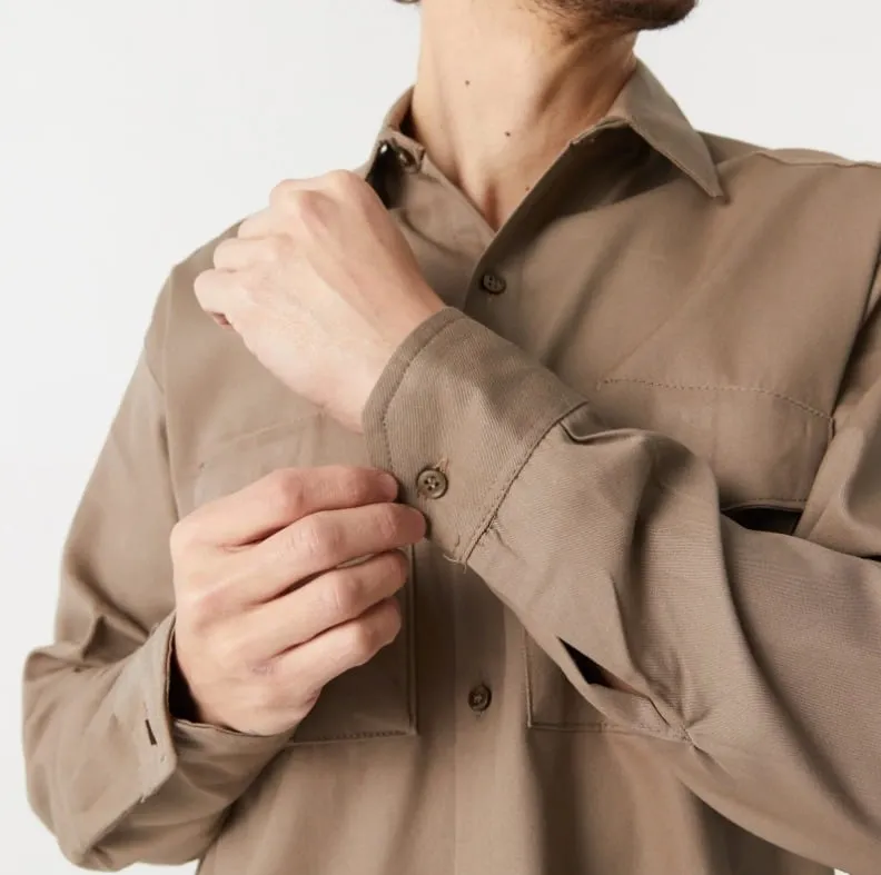 Camisa de trabajo beige, detalle de la tela