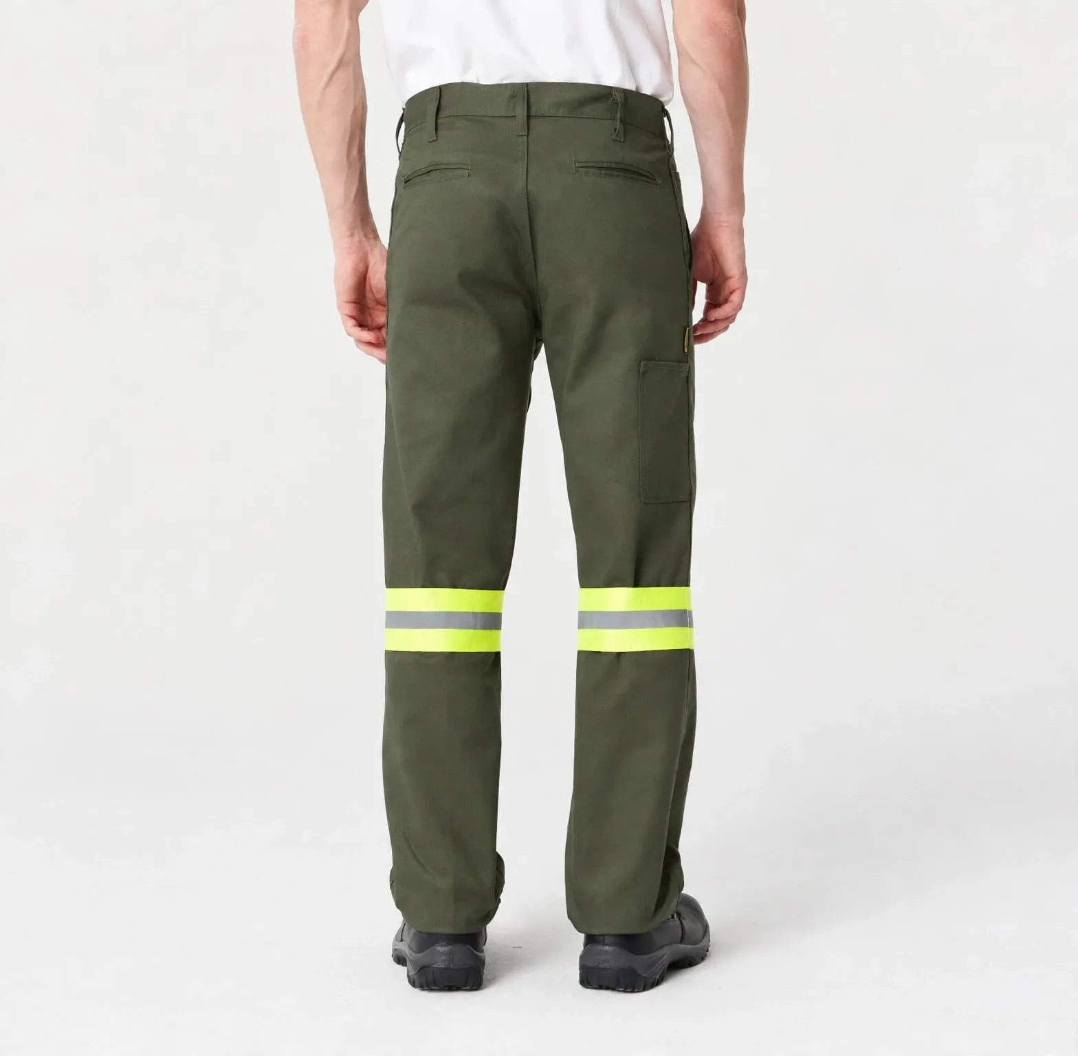 Pantalón de trabajo verde, de espalda